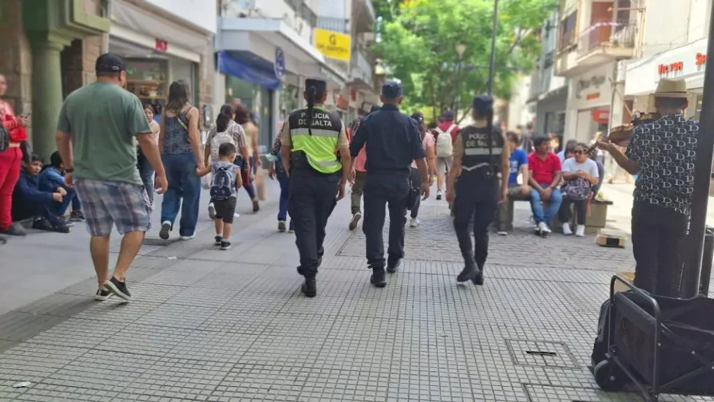 policia control peatonal