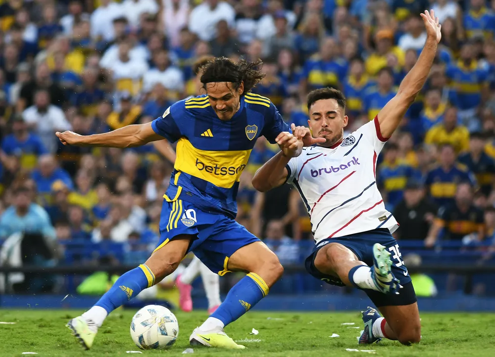 Boca le ganó a San Lorenzo un partido clave y se metió en zona de  clasificación.