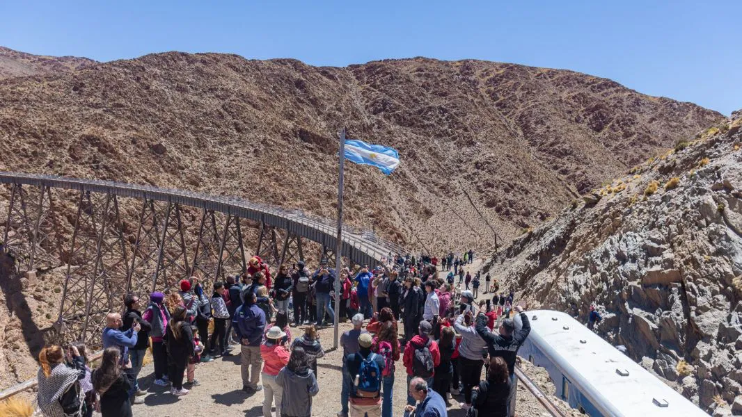 12984-tren-a-las-nubes-mas-de-5200-turistas-en-las-dos-primeras-semanas-de-julio